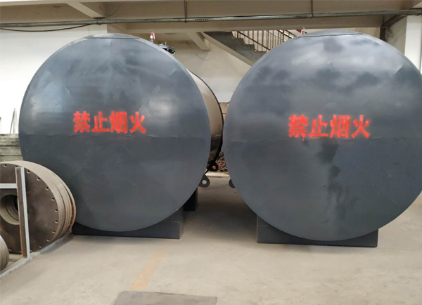 儲油罐